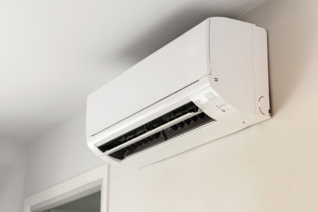can an air conditioning system hear up a room?